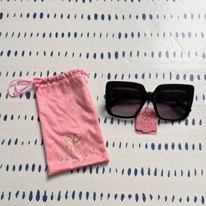 Velvet Trends Square Frame Black Sunglasses